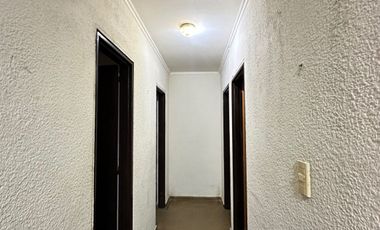 VENDE casa en barrio Incone