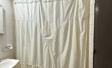 VENDE casa en barrio Incone