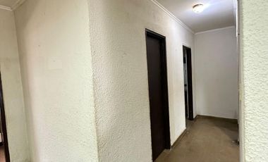 VENDE casa en barrio Incone