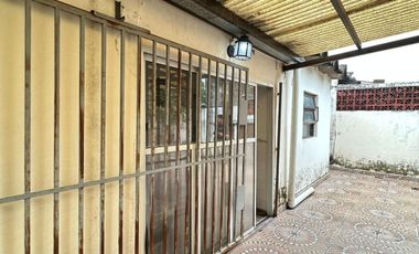 VENDE casa en barrio Incone