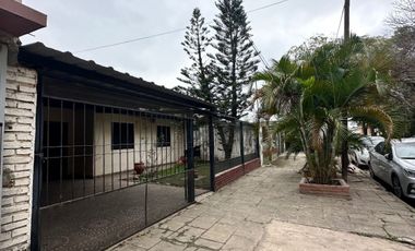 VENDE casa en barrio Incone
