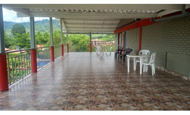 FINCA EN SANTAGUEDA PARA EVENTOS Y TALLERES  50 PAX