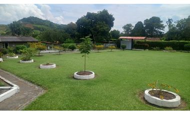 FINCA EN SANTAGUEDA PARA EVENTOS Y TALLERES  50 PAX