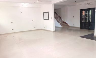 i025037 - Alquiler Casa con Piscina - Yarinacocha