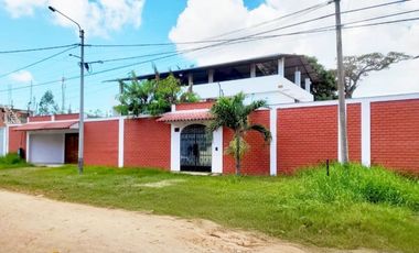 i025037 - Alquiler Casa con Piscina - Yarinacocha