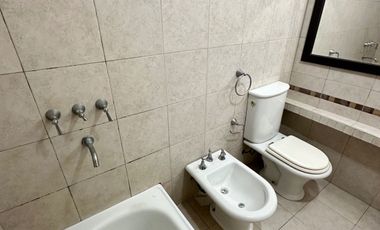 VENDE imponente departamento en piso completo