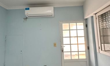 VENDE imponente departamento en piso completo