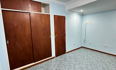 VENDE imponente departamento en piso completo