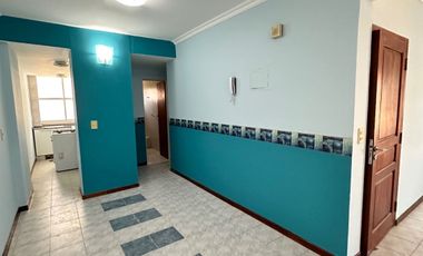 VENDE imponente departamento en piso completo