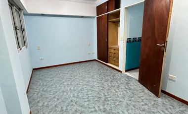 VENDE imponente departamento en piso completo