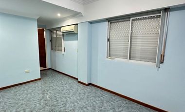 VENDE imponente departamento en piso completo