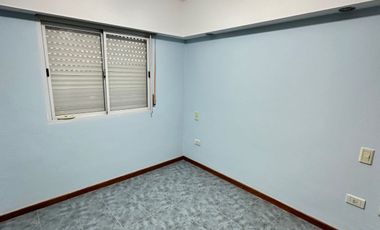 VENDE imponente departamento en piso completo