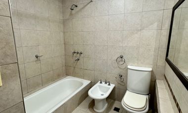 VENDE imponente departamento en piso completo