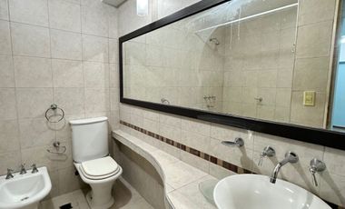 VENDE imponente departamento en piso completo