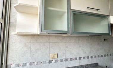 VENDE imponente departamento en piso completo