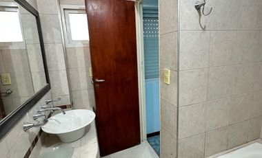 VENDE imponente departamento en piso completo