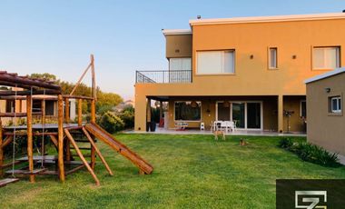 Casa en venta en Fincas del Alba canning