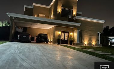 Casa en venta en Fincas del Alba canning