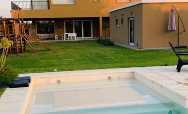 Casa en venta en Fincas del Alba canning