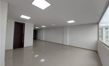 OFICINA + PARQUEADERO EN VENTA  SEXTA AVENIDA