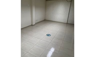 ALQUILER LOCAL VIA PORRAS