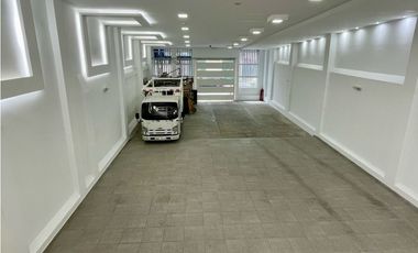 Local Comercial con Oficinas y Amplia Bodega a 4 mins del Aeropuerto