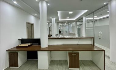 Local Comercial con Oficinas y Amplia Bodega a 4 mins del Aeropuerto