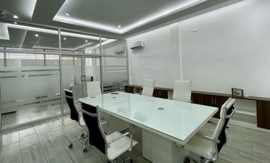 Local Comercial con Oficinas y Amplia Bodega a 4 mins del Aeropuerto