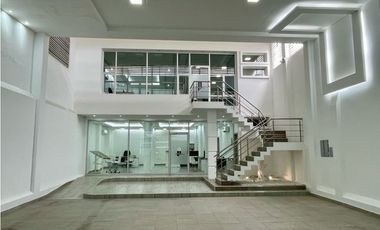 Local Comercial con Oficinas y Amplia Bodega a 4 mins del Aeropuerto