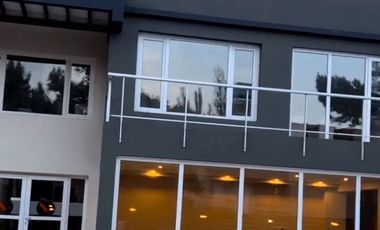 Departamento en venta de 2 dormitorios c/ cochera en Pinamar