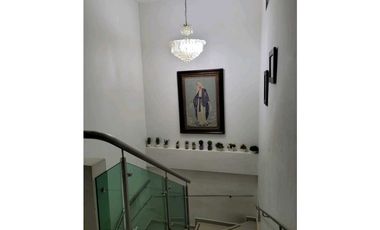 CASA EN VENTA EN CONJUNTO CERRADO EN LA CASTELLANA MONTERA