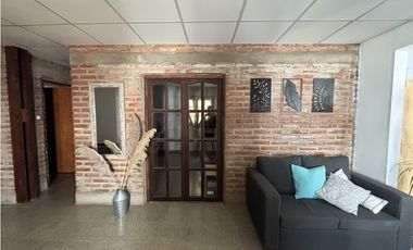 SE VENDE CASA DOS DORMITORIOS + LOCAL COMERCIAL EN ALMAFUERTE