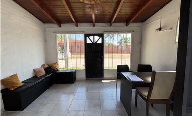 SE VENDE CASA DOS DORMITORIOS + LOCAL COMERCIAL EN ALMAFUERTE
