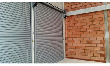 ARRIENDA BODEGA 19 C.L.I. SAN JERÓNIMO-MONTERA