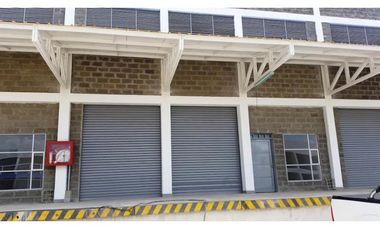 ARRIENDA BODEGA 19 C.L.I. SAN JERÓNIMO-MONTERA