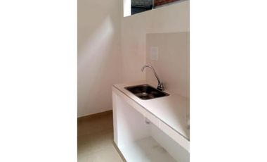 ARRIENDA BODEGA 19 C.L.I. SAN JERÓNIMO-MONTERA