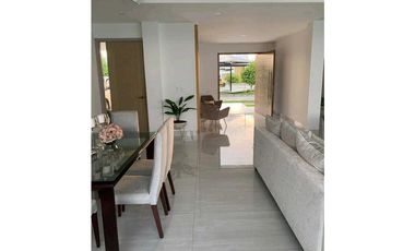 CASA EN VENTA EN CONJUNTO CERRADO PICACHO EN MONTERIA