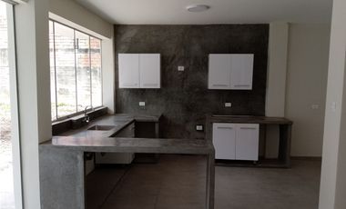 ALQUILER - VIVIENDA EN CENTRO URBANO - PUCALLPA