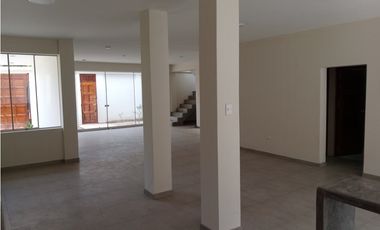 ALQUILER - VIVIENDA EN CENTRO URBANO - PUCALLPA