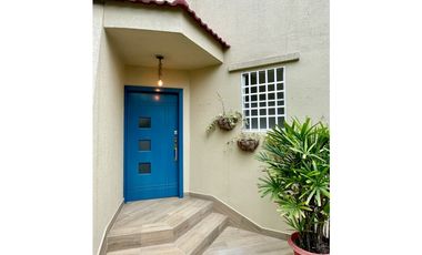 Casa Playera en Primera Línea de Mar