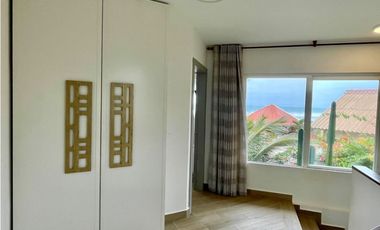 Casa Playera en Primera Línea de Mar