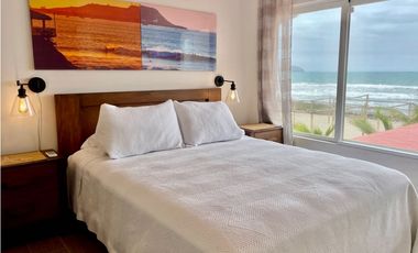 Casa Playera en Primera Línea de Mar