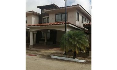 ¡SE ALQUILA! CASA EN MILLA8 - GREENVILLAGE