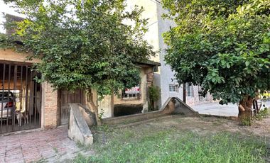 VENDE propiedad 10x37,50 Mariano Moreno