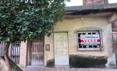 VENDE propiedad 10x37,50 Mariano Moreno