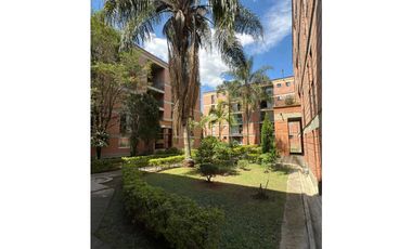 Apartamento en venta con amplios espacios en Viviendas del Sur