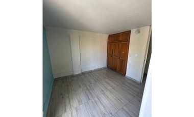 Apartamento en venta con amplios espacios en Viviendas del Sur