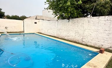 VENDE propiedad con piscina