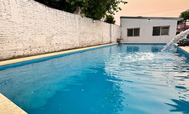 VENDE propiedad con piscina