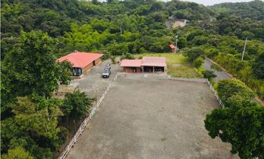 Hermosa Finca  Ecuestre 2.4 Hectareas con casa Campestre Ligüiqui